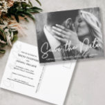 Het moderne Verloving van de Foto van het Manuscri Briefkaart<br><div class="desc">Pas met uw eigen foto op dit briefkaart van de bruiloft "sparen de Datum"aan. Maak uw verloving bekend,  personaliseer de namen (bruid en bruin),  locatie,  formulering,  retouradres,  trouwwebsite en teken af met uw toekomstige trouwgegevens. Felicitatie! Laat me weten of je hulp nodig hebt bij dit ontwerp.</div>