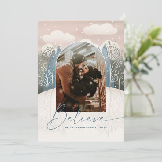 Het moderne winterbos met kerst. Geloven Arch Foto Feestdagenkaart (Staand voorkant)