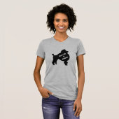 Het moet een T-shirt voor vrouwen zijn. (Voorkant volledig)