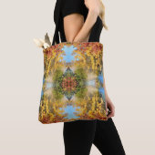 Het mooie bos in de herfst... tote bag (Dichtbij)