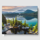 Het mooie Turquoise Lake Mountains Pine Forest Gastenboek (Voorkant)