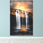 Het mooie watervallandschap canvas afdruk (Insitu (Houten vloer))