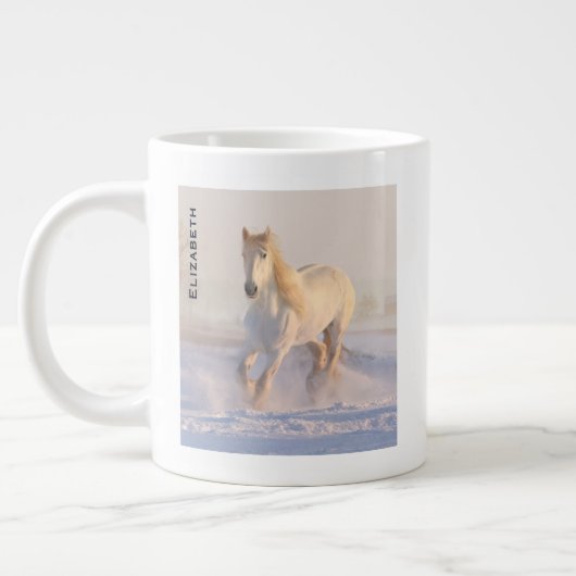 Het mooie witte paard Galloping in de sneeuw Grote Koffiekop (Links)