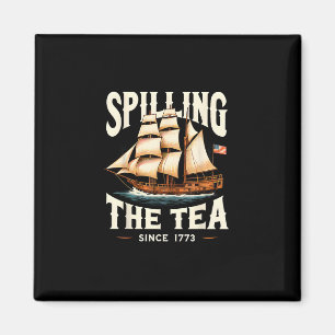 Het morsen van de thee sinds 1773 4 juli Retro USA Magneet