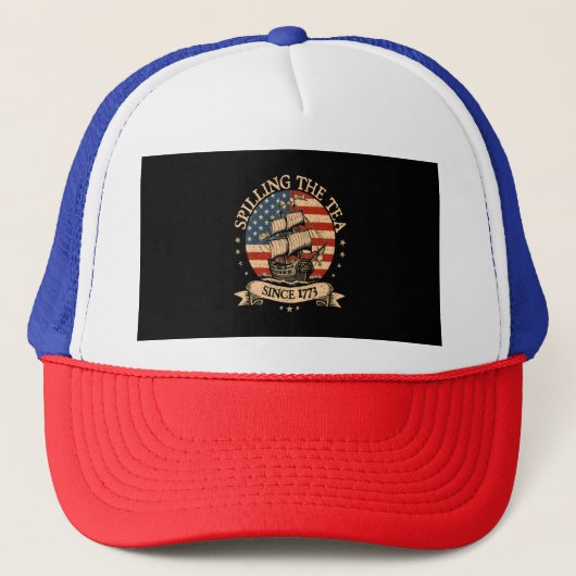 Het morsen van de thee sinds 1773 Grappige Amerika Trucker Pet (Voorkant)