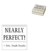 Het motiveren "BIJNA PERFECT!" + de Naam van de Te Rubberstempel (Gestempeld)