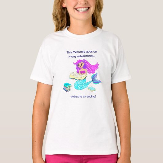 Het mousserende Zeemeermin lezen gaat op vele avon T-shirt (Voorkant)