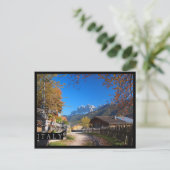 Het najaar in een dorp in de Dolomites in Italië Briefkaart (Staand voorkant)