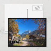 Het najaar in een dorp in de Dolomites in Italië Briefkaart (Voorkant / Achterkant)
