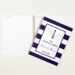 Het Nautical Lighthouse Wedding Collectie Planner<br><div class="desc">Maak je klaar voor je grote dag in stijl met deze elegante en zeer trendy weddingplanner. Het ontwerp is gemakkelijk te personaliseren met uw eigen namen en trouwdatum en u kunt al uw ontwerpideeën, belangrijke huwelijksinformatie en veel veiliger samen in deze gepersonaliseerde planner houden. Overeenkomende bruidsartikelen zijn te vinden in...</div>
