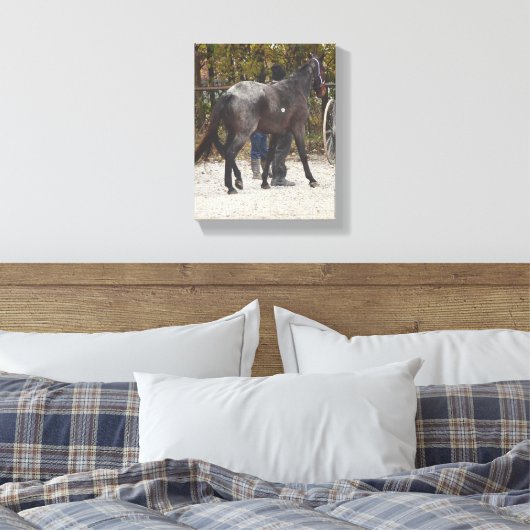 Het nieuwe paard canvas afdruk (Insitu (Slaapkamer))