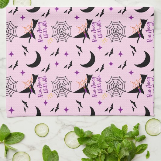 Het nummer "Run Away With Me" van Halloween Witch  Theedoek (Gevouwen)