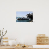 Het Nut van het Landingsvaartuig dat zich in posit Poster (Keuken)