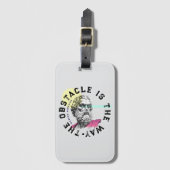 Het obstakel is de weg – Marcus Aurelius Bagagelabel (Voorkant (verticaal))