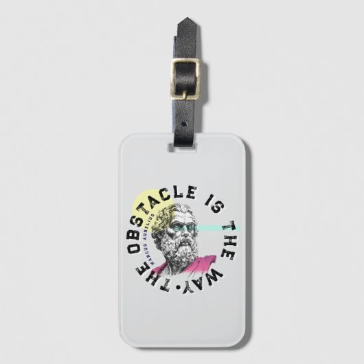 Het obstakel is de weg – Marcus Aurelius Bagagelabel (Voorkant (verticaal))