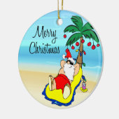 Het onthullen van kerstversiering voor Kerstmis in Keramisch Ornament (Links)