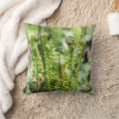 Het ontwaken van jonge fern in de tuin kussen (Deken)