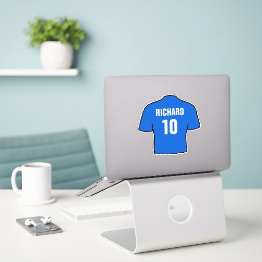 Het ontwerp van het shirt van het football in blau sticker (Laptop op bureau)