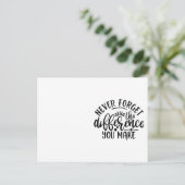 Het ontwerp van leraren vergeet nooit het verschil briefkaart (Staand voorkant)