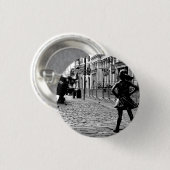 Het onverdiende meisje ronde button 3,2 cm (Voorkant /achterkant)