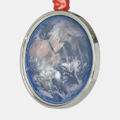 Het oostelijk halfrond op planeet Aarde. Metalen Ornament (Links)