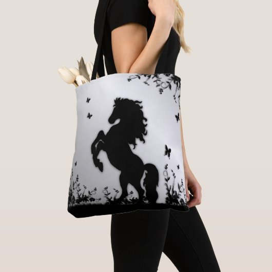 Het opfokken van Zwarte Stallion / Horse op zilver Tote Bag (Dichtbij)