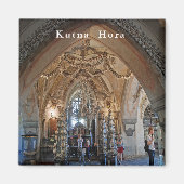 Het ossuarium in Sedlec of de Kerk van Allerheilig Magneet (Voorkant)