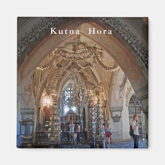 Het ossuarium in Sedlec of de Kerk van Allerheilig Magneet (Voorkant)