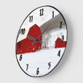 Het oude Rode Boerderij van de Barns in een Snowy  Grote Klok (Hoek)