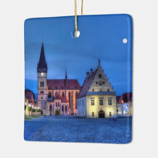 Het oude stadsplein in Bardejov, Slowakije,HDR. Keramisch Ornament (Links)