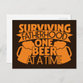 Het overleven van vaderschap één bier per keer briefkaart (Voorkant / Achterkant)