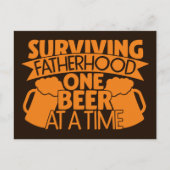 Het overleven van vaderschap één bier per keer briefkaart (Voorkant)