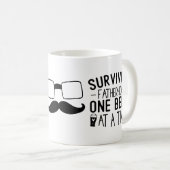 Het overleven van vaderschap één bier per keer Mok (Voorkant rechts)