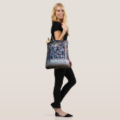 Het overschrijden van online grenzen tote bag (Op model)