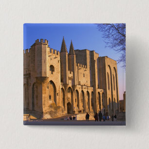 Het paleis van de paus in Avignon met mensen Vierkante Button 5,1 Cm