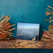 Het paradijslandschap van de berggebieden ontlaste fotoplaat (Zijkant)