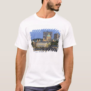 Het parlementsgebouw verlicht aan de binnenkant t-shirt