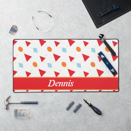 Het patroon van vormen op wit bureaumat (Werkstation)