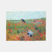 Het plukken van bloemen in een veld, Mary Cassatt Fleece Deken (Voorkant (Horizontaal))