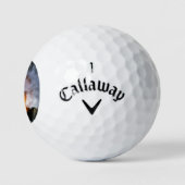 Het pompoenhoofd van de ruiter zonder hoofd staat golfballen (Logo)