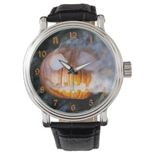 Het pompoenhoofd van de ruiter zonder hoofd staat  horloge