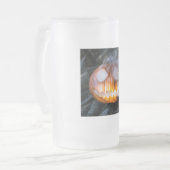 Het pompoenhoofd van de ruiter zonder hoofd staat  matglas bierpul (Voorkant links)