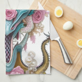 Het portret van een mooie roze roze drakenkop theedoek (Quarter Fold)