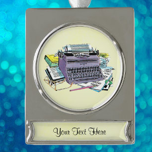 Het potlood van het Schrijfmachine van de Schrijfm Verzilverd Banner Ornament