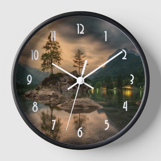 Het prachtige bergmeer in de Evening Foto (Voorkant)