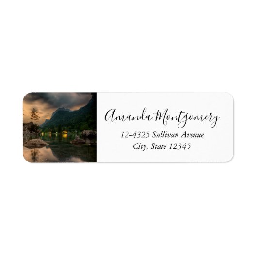 Het prachtige bergmeer in de Evening Foto Etiket (Voorkant)