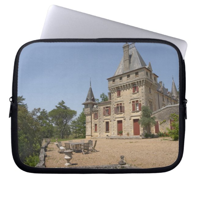 Het prachtige Chateau de Pressac en de tuin Laptop Sleeve (Voorkant)