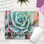 Het prachtige Groene Manuscript van de Naam van de Muismat<br><div class="desc">Dream van zonnige dagen en een zomertuin wanneer je deze prachtige roze,  groene munt,  cactus foto,  aangepaste naam mousepad gebruikt. Het is een geweldig cadeau voor iemand speciaal! Typ alleen de naam van uw keuze en u kunt deze aangepaste naam eenvoudig personaliseren. Stuur me alstublieft alle vragen of verzoeken.</div>