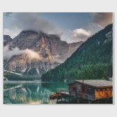 Het prachtige landschap van de berg en het meer in cadeaupapier (Vlak)