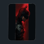 Het profiel van de rode Batman-balk Magneet<br><div class="desc">Met Robert Pattinson als Batman | Batman in zijprofiel onder rood licht.</div>